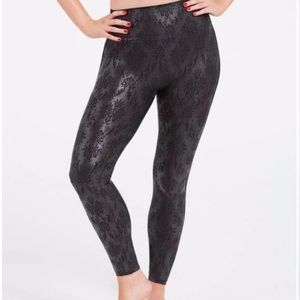 NWOT Spanx damask leggings